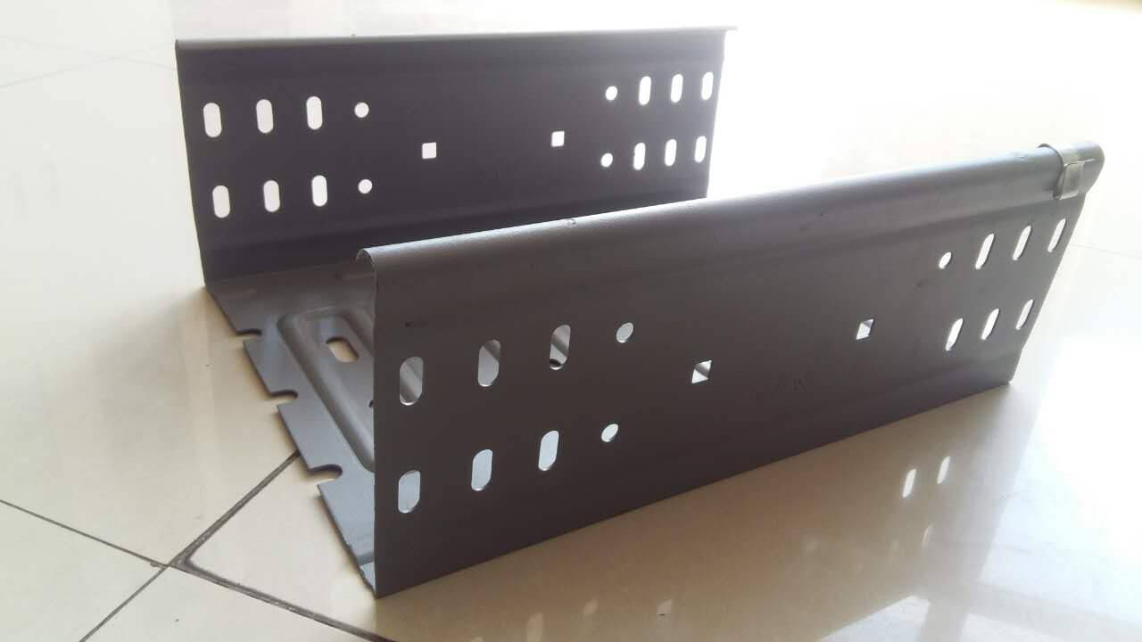 加強(qiáng)型托盤橋架